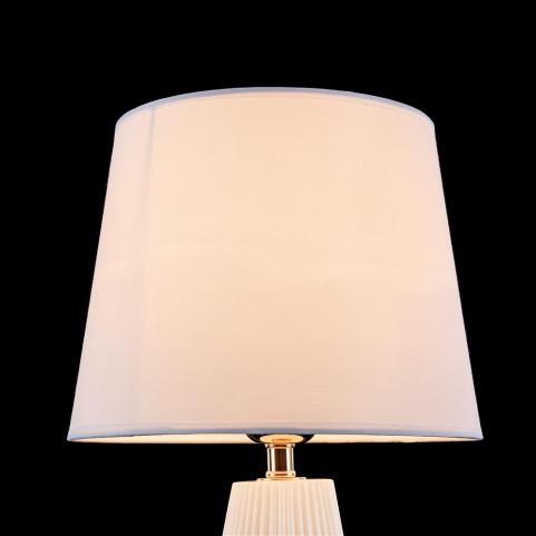 Настольный светильник Maytoni Calvin Table Z181-TL-01-W